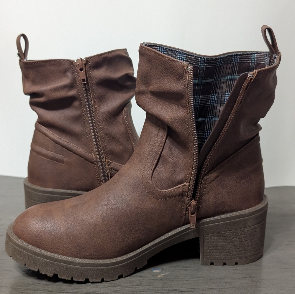Women's Brown Boots Size 9.5W